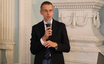 Tomasz Sikorski podczas prezentacji